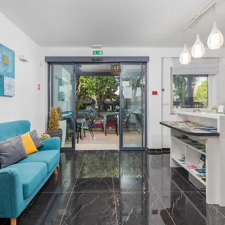 Apartamento Awesome In With Wifi